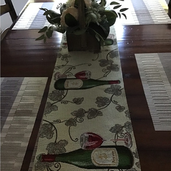 Table Runner - Picture 2 of 2